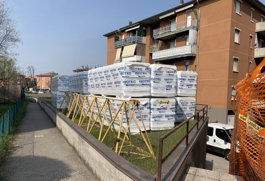 La ristrutturazione energetica di un condominio in Lombardia con Isotec