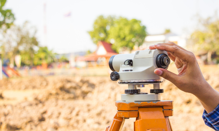 Guida completa al rilievo topografico: strumenti, fasi e applicazioni