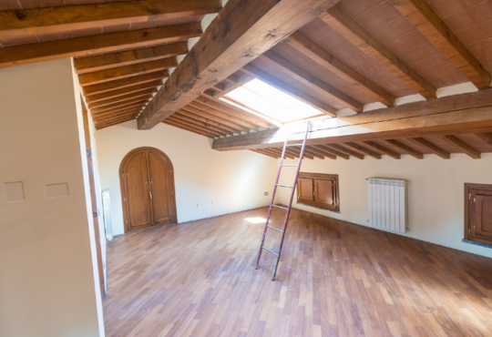 Come potenziare la resistenza dei solai in legno con tecniche moderne ed efficaci