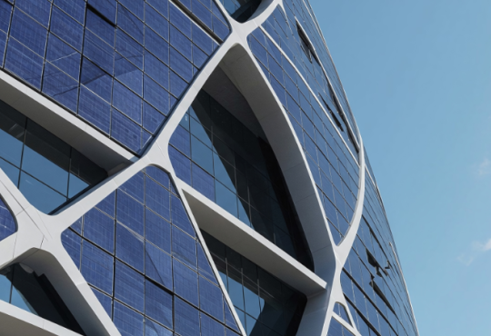 Facciate adattive e involucri dinamici: la nuova frontiera ingegneristica delle superfici intelligenti