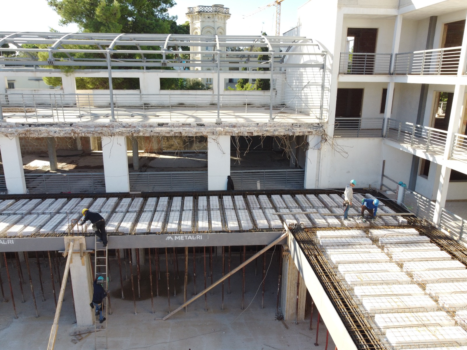 Intervento di ampliamento di un edificio commerciale a Bari con MTR® System