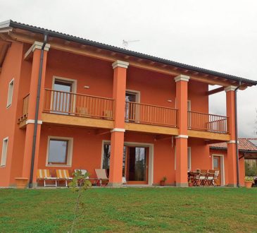 Villa unifamiliare in classe A4: muratura armata POROTON® tra sismica e comfort climatico