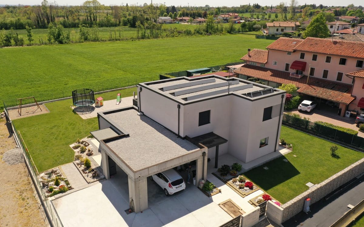 Villa ad alto risparmio energetico: laterizi POROTON® in un involucro efficiente in classe A4