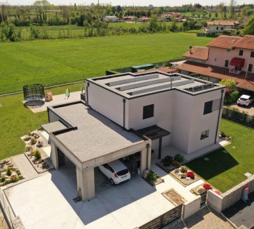 Villa ad alto risparmio energetico: laterizi POROTON® in un involucro efficiente in classe A4